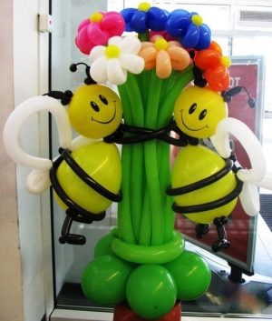 Фирура "Две пчелки с цветам"