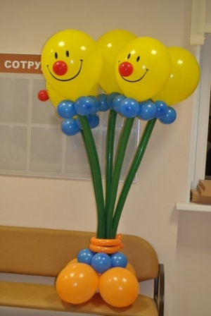 Фигура "Клоуны в вазе"